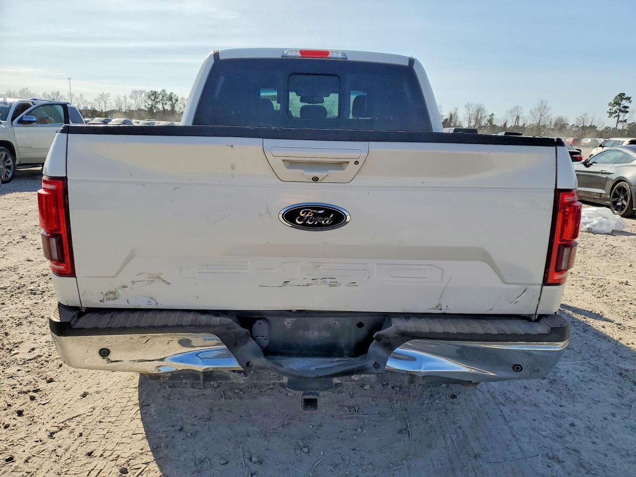 2015 Ford F150 Supercrew - Фото 6