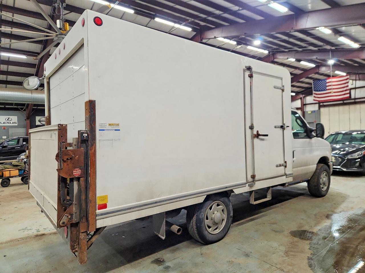 2011 Ford E350 Box Truck - Image 3
