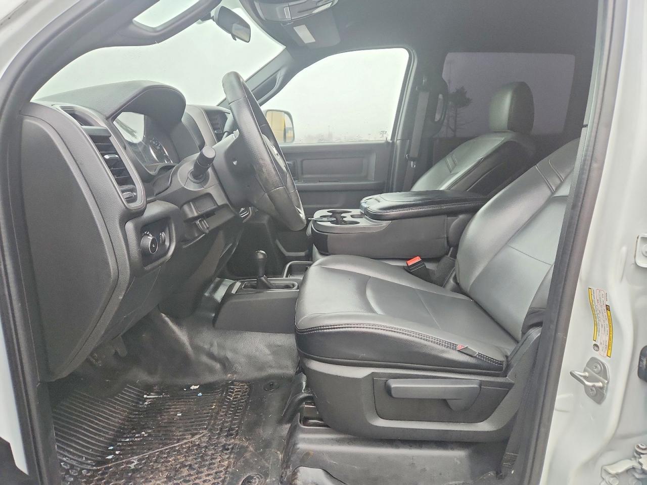 2022 Ram 3500 Truck Cab And Chassis - Фото 7