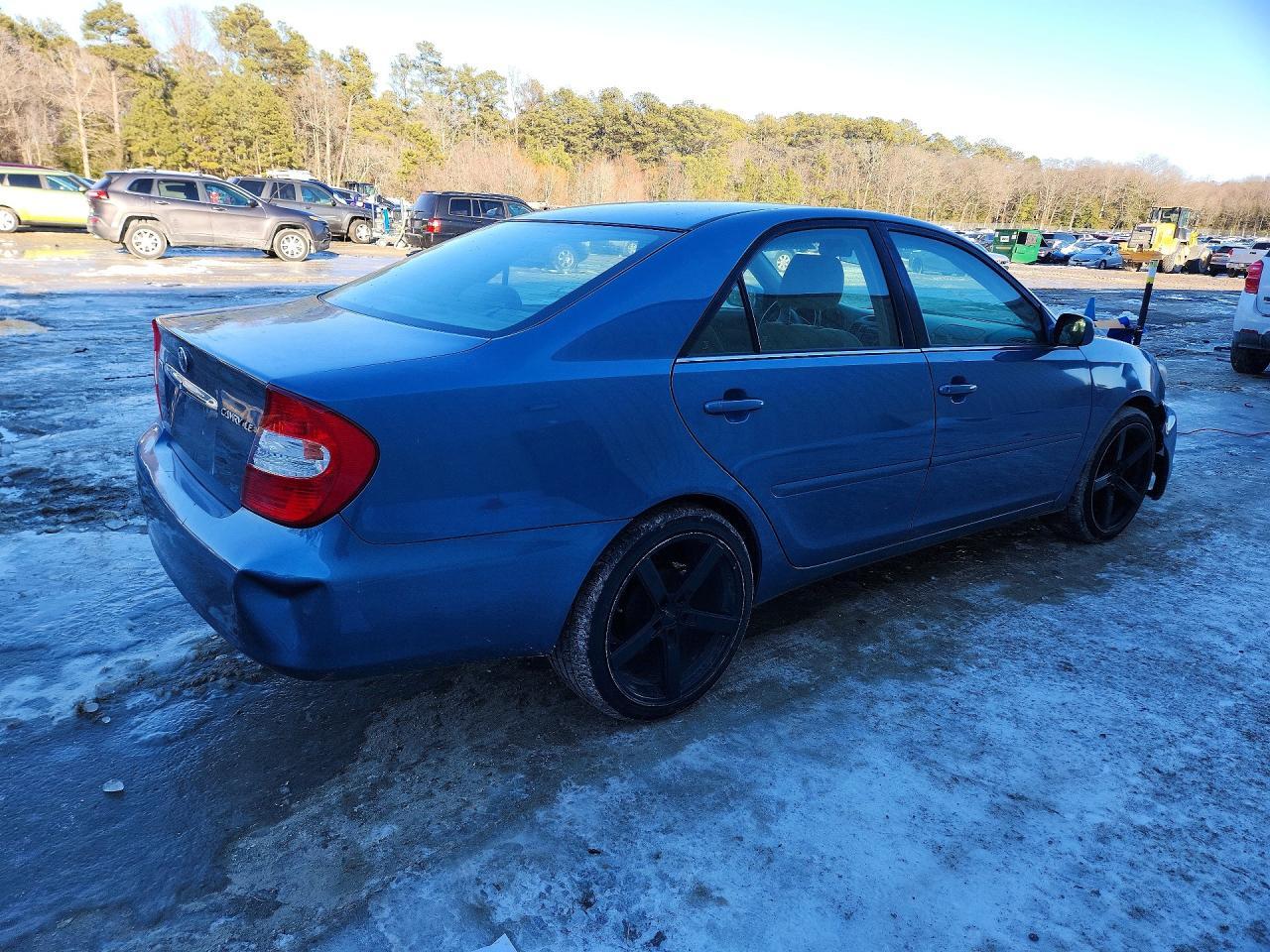 2004 Toyota Camry Le - Фото 3