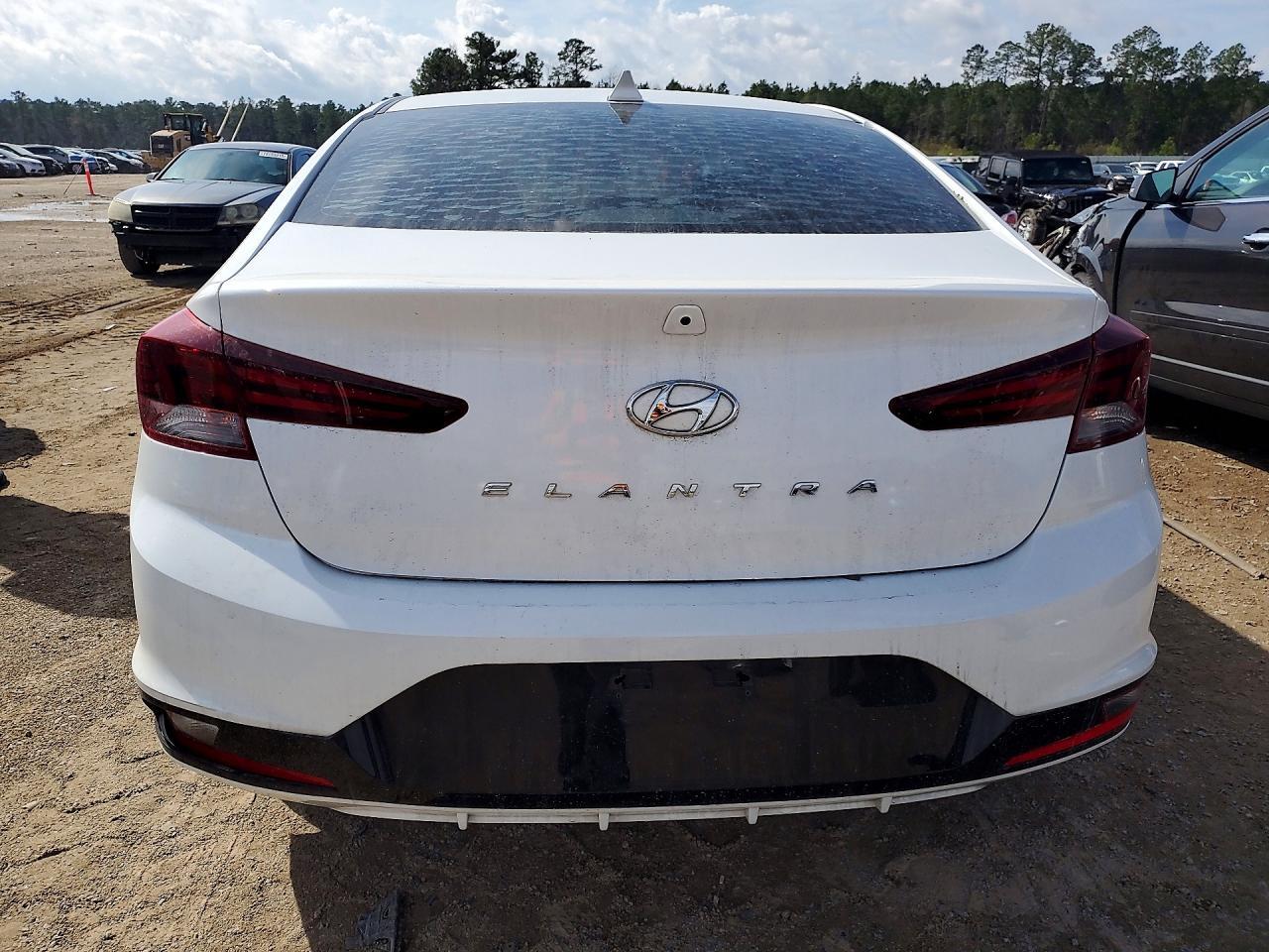 2019 Hyundai Elantra Sel - Image 6