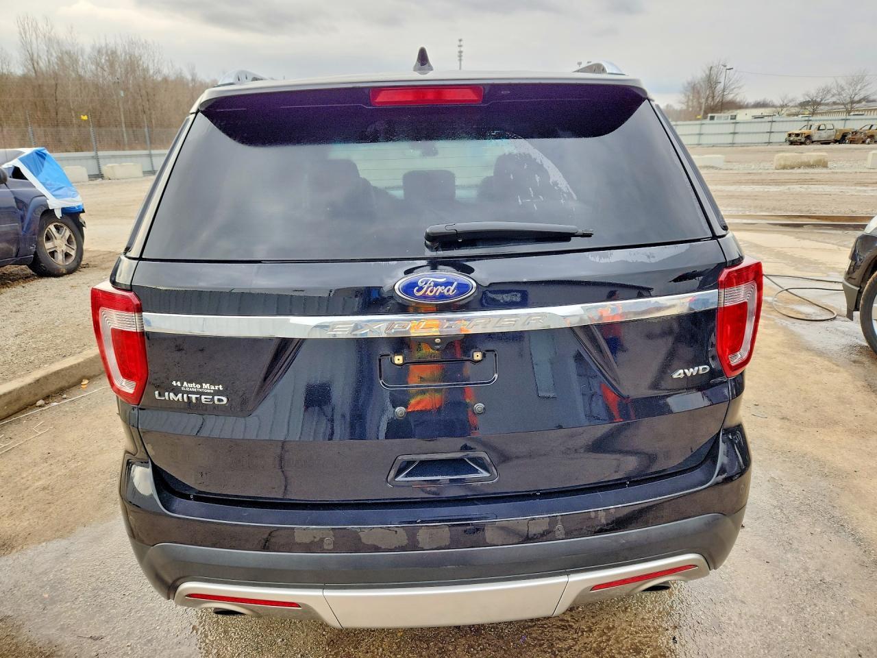 2017 Ford Explorer Limited - Image 6