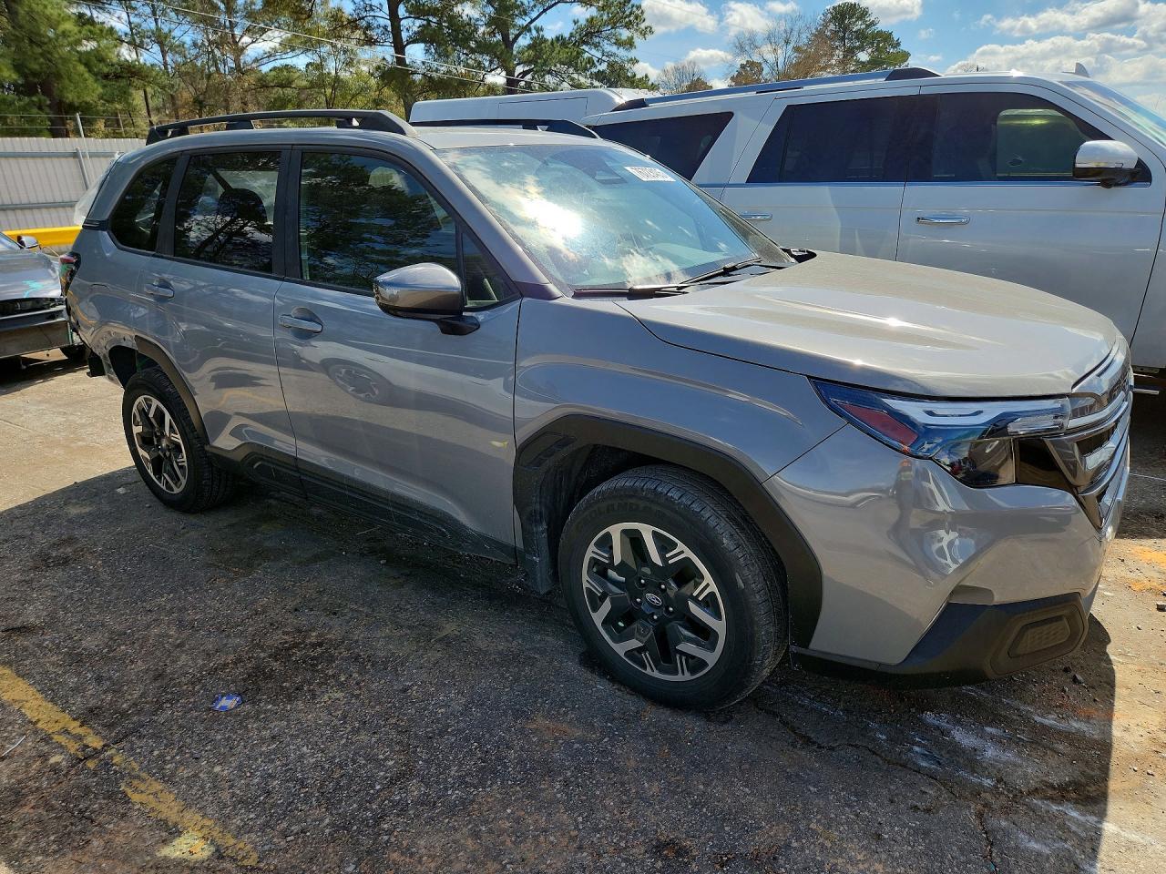 2025 Subaru Forester Premium - Фото 4
