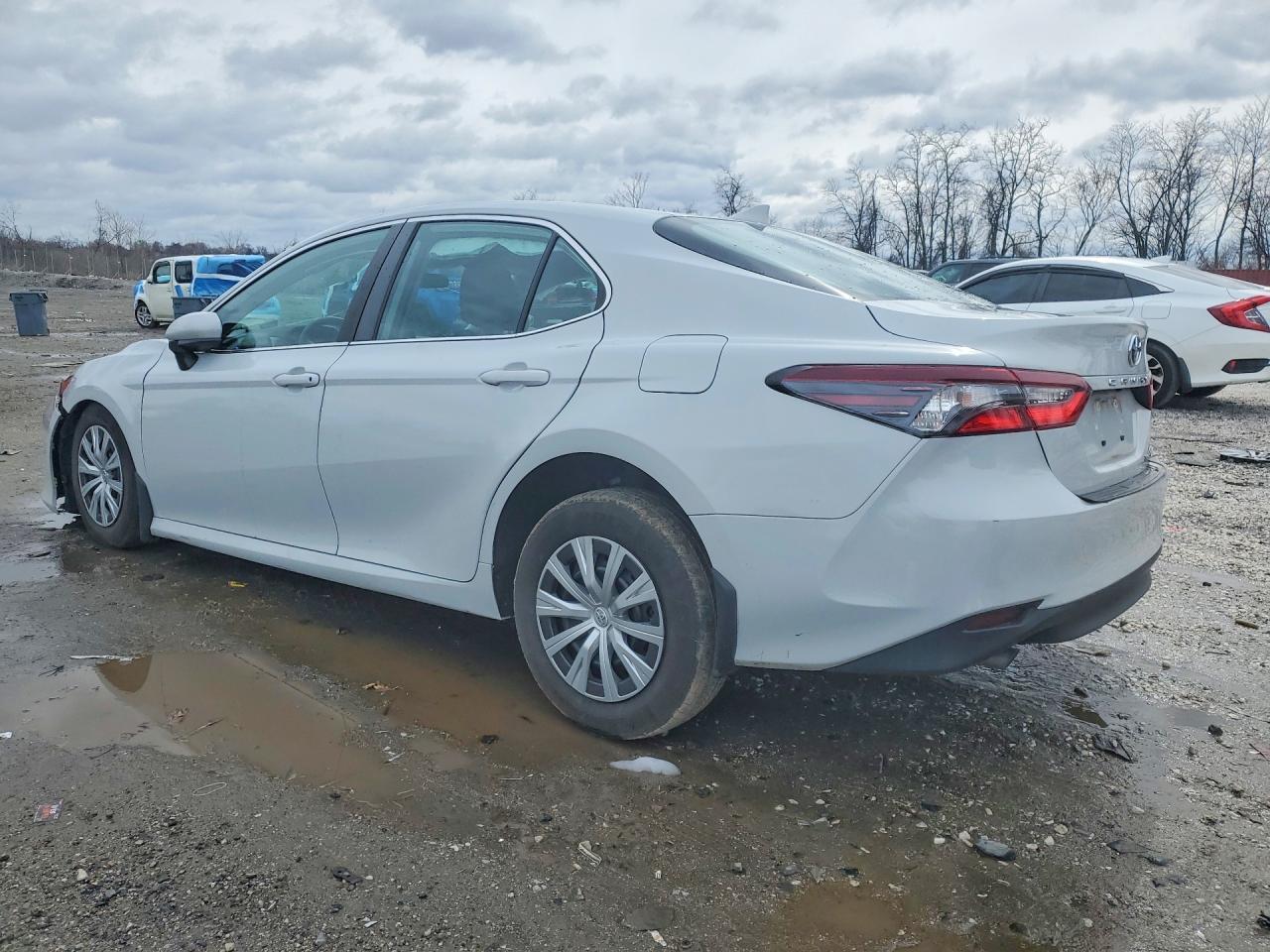 2023 Toyota Camry Le - Фото 2