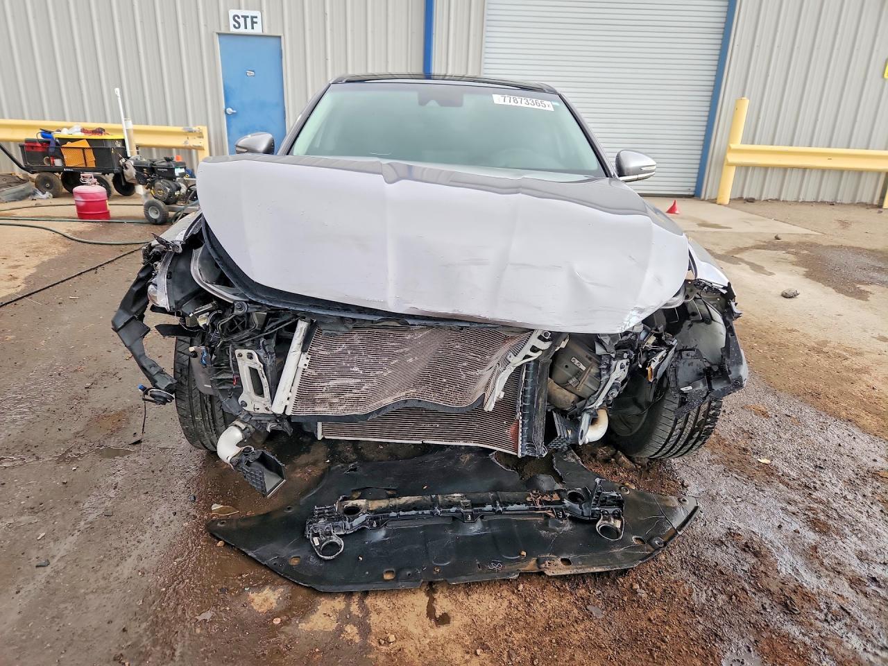 2021 Genesis G70 2.0T - Image 5