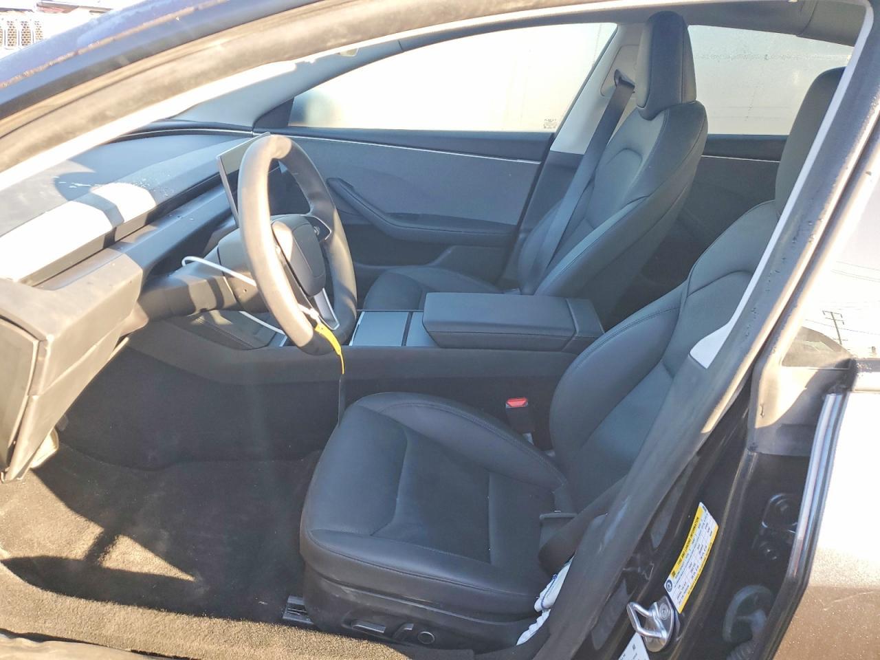 2025 Tesla Model 3 - Image 7