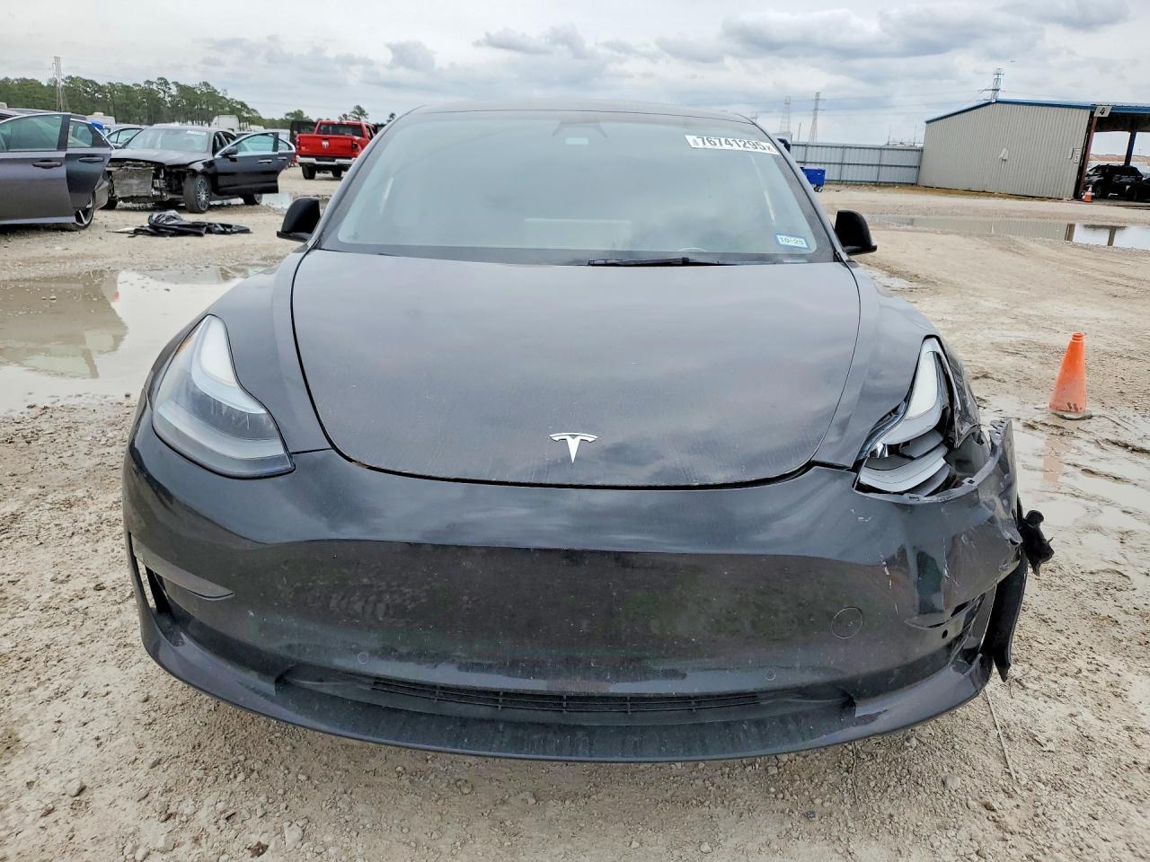2022 Tesla Model 3 - Фото 5