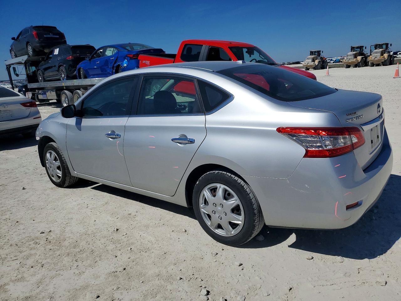 2015 Nissan Sentra S - Фото 2
