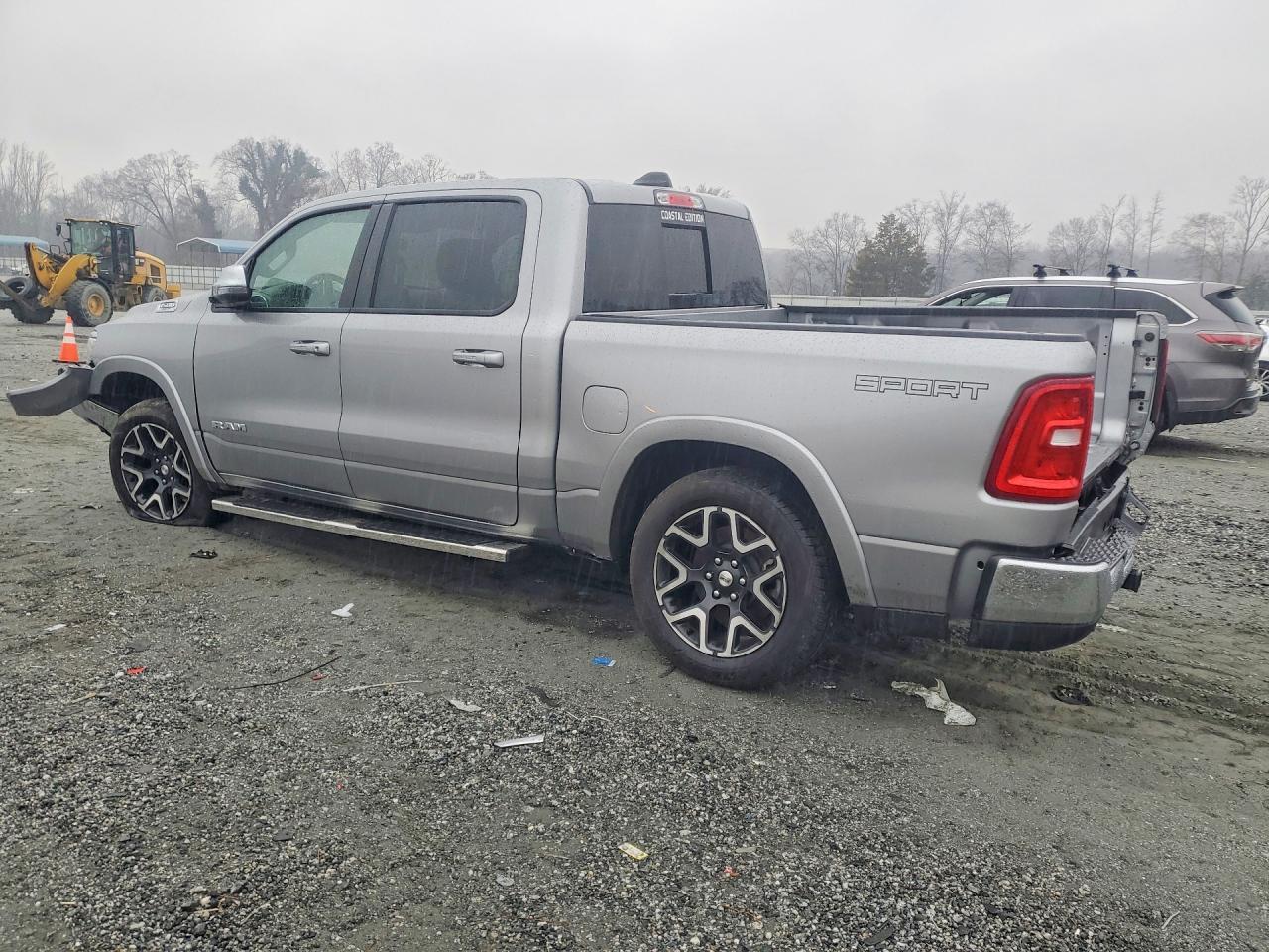 2025 Dodge 1500 Laramie - Фото 2