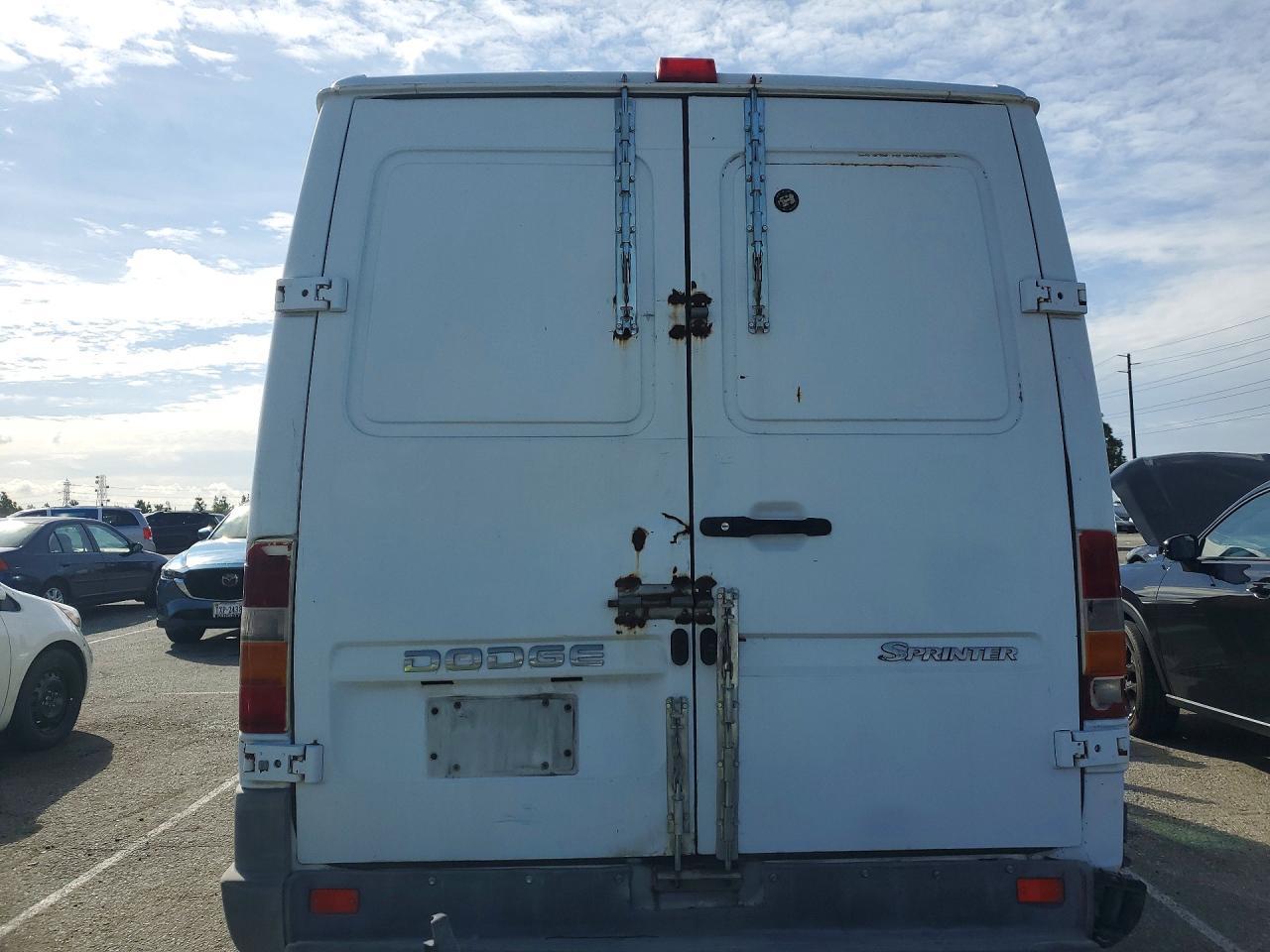 2006 Dodge Sprinter 2500 Delivery Van - Фото 6