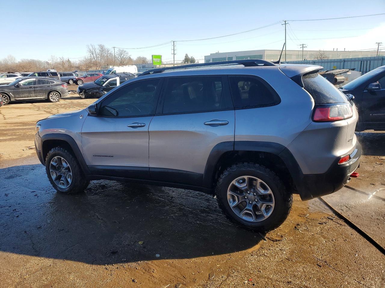 2019 Jeep Cherokee Trailhawk - Image 2