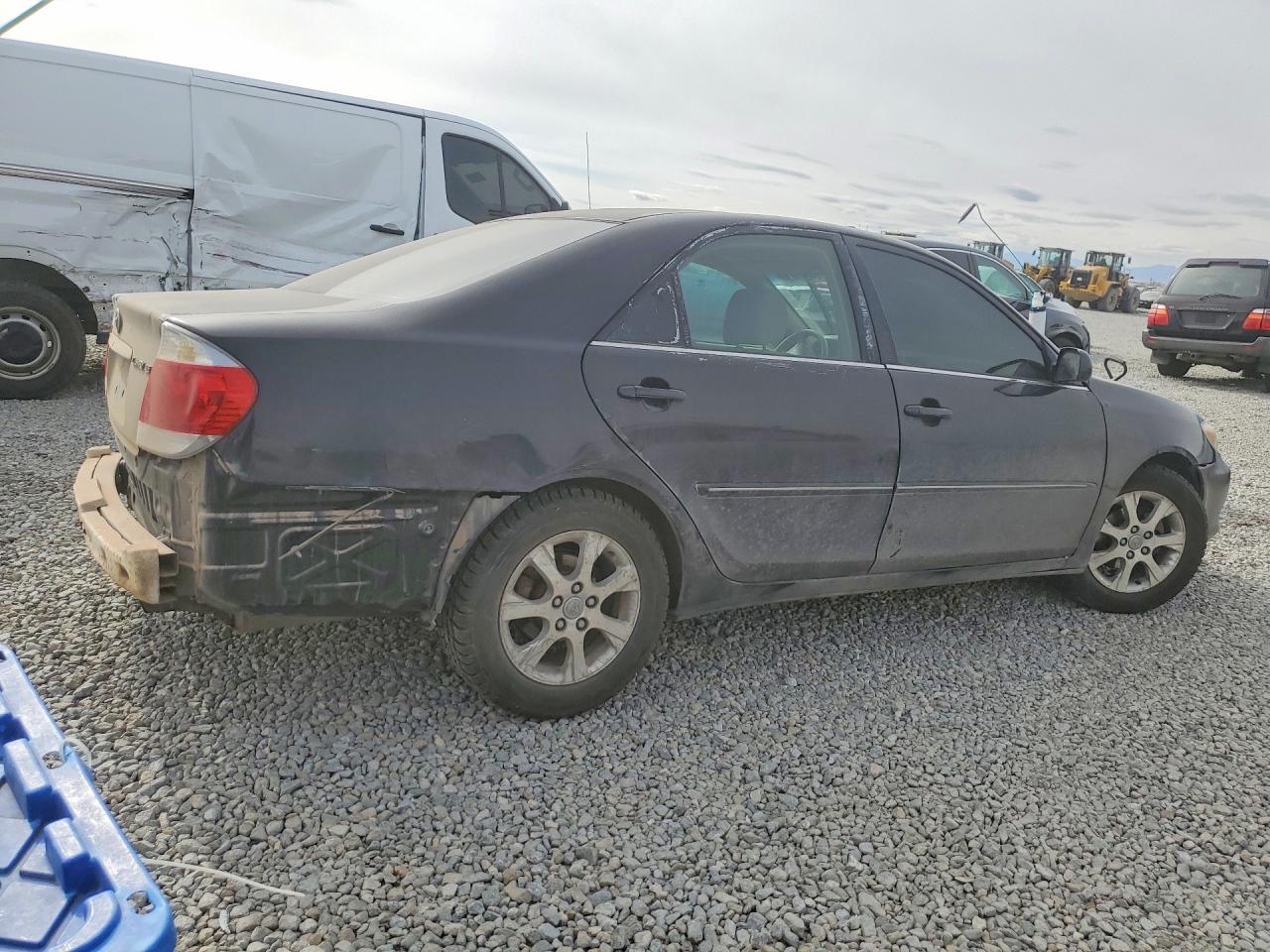 2005 Toyota Camry Le - Image 3