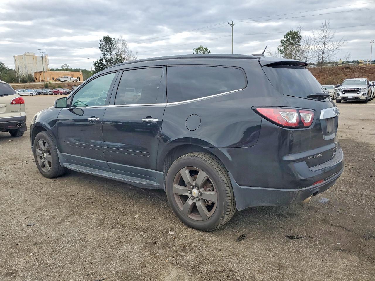 2017 Chevrolet Traverse Lt - Image 2