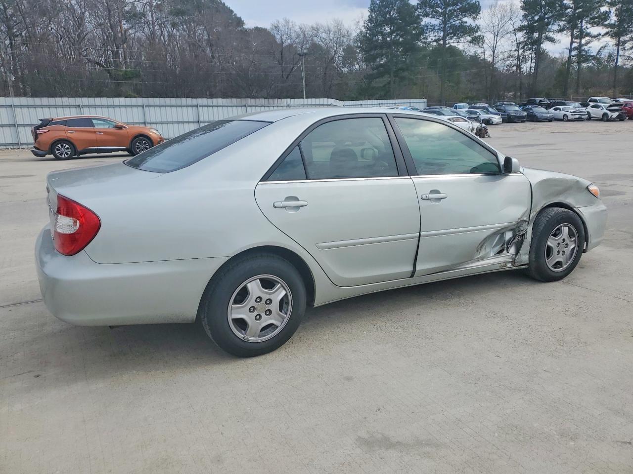 2002 Toyota Camry Le - Фото 3