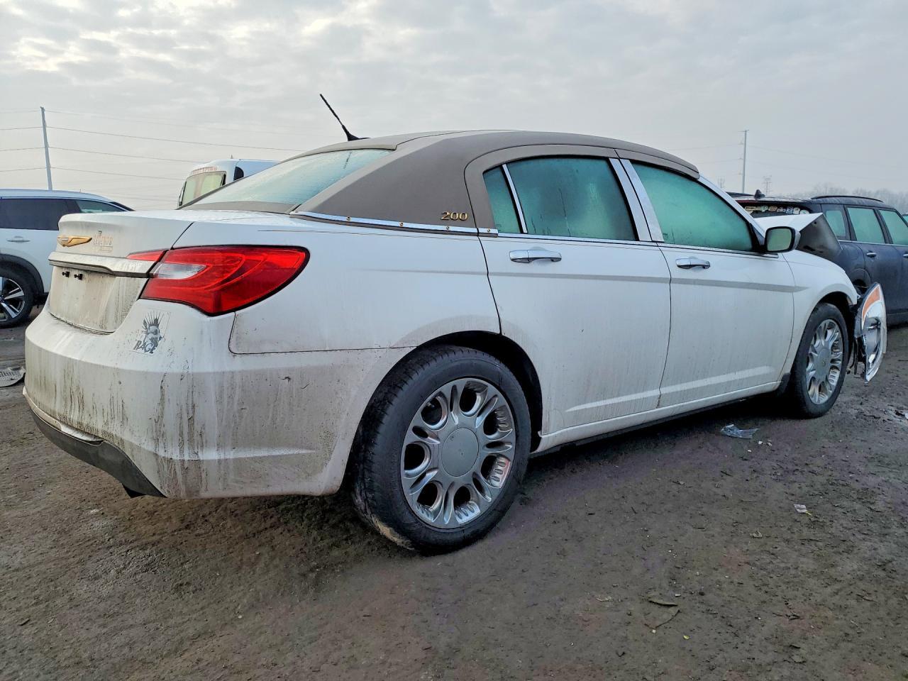 2011 Chrysler 200 Limited - Фото 3