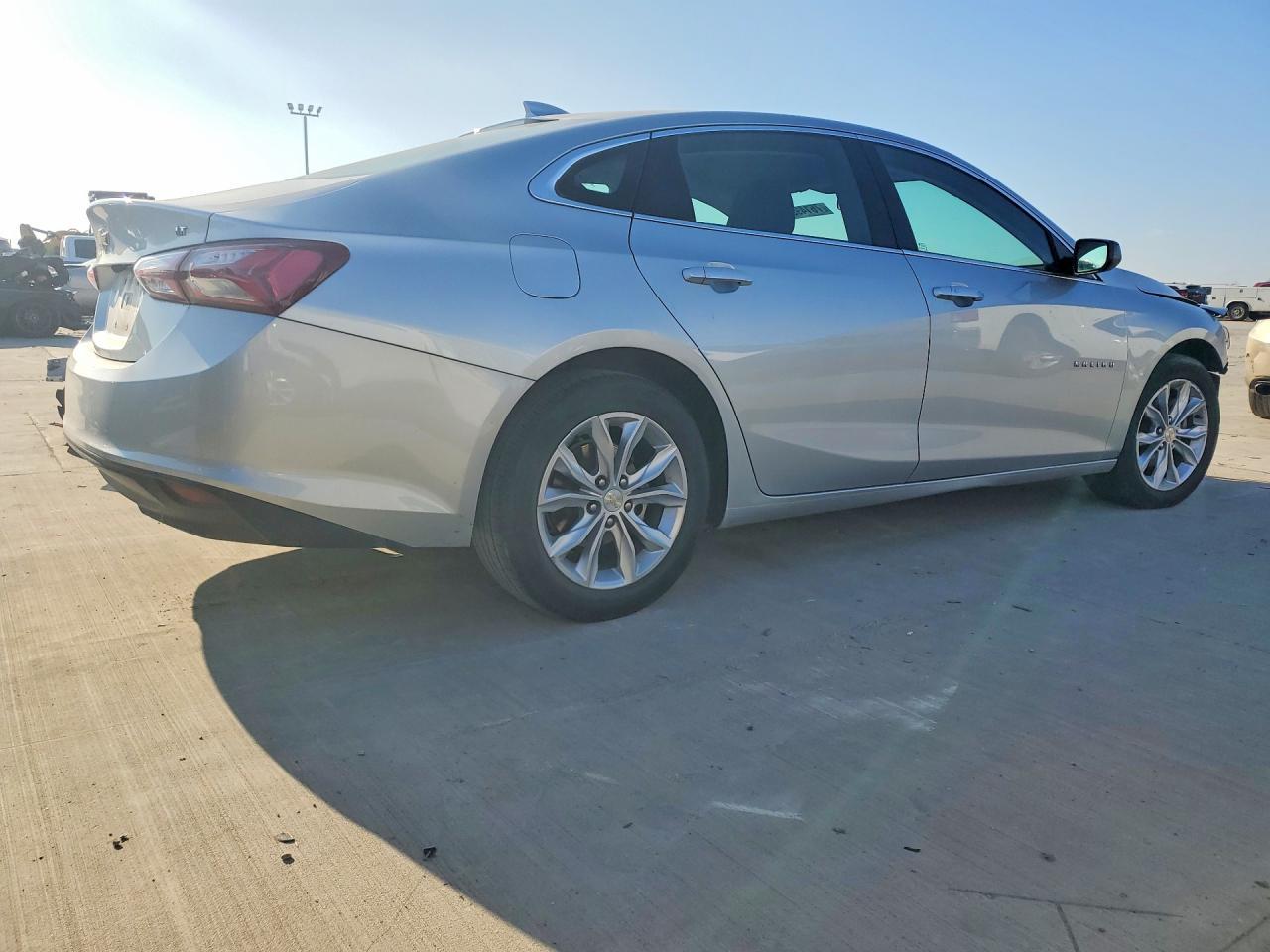 2022 Chevrolet Malibu Lt - Фото 3