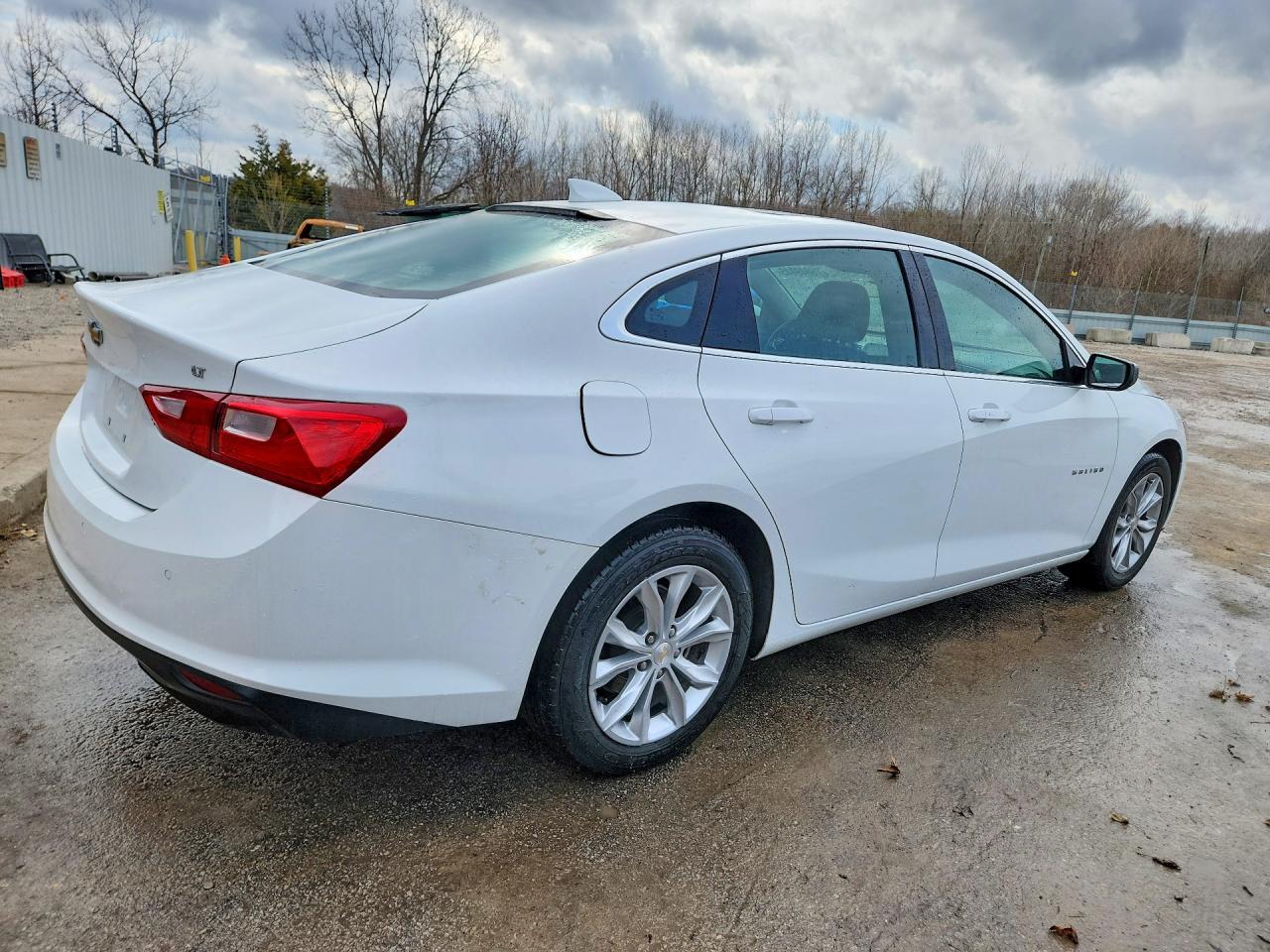2024 Chevrolet Malibu Lt - Image 3