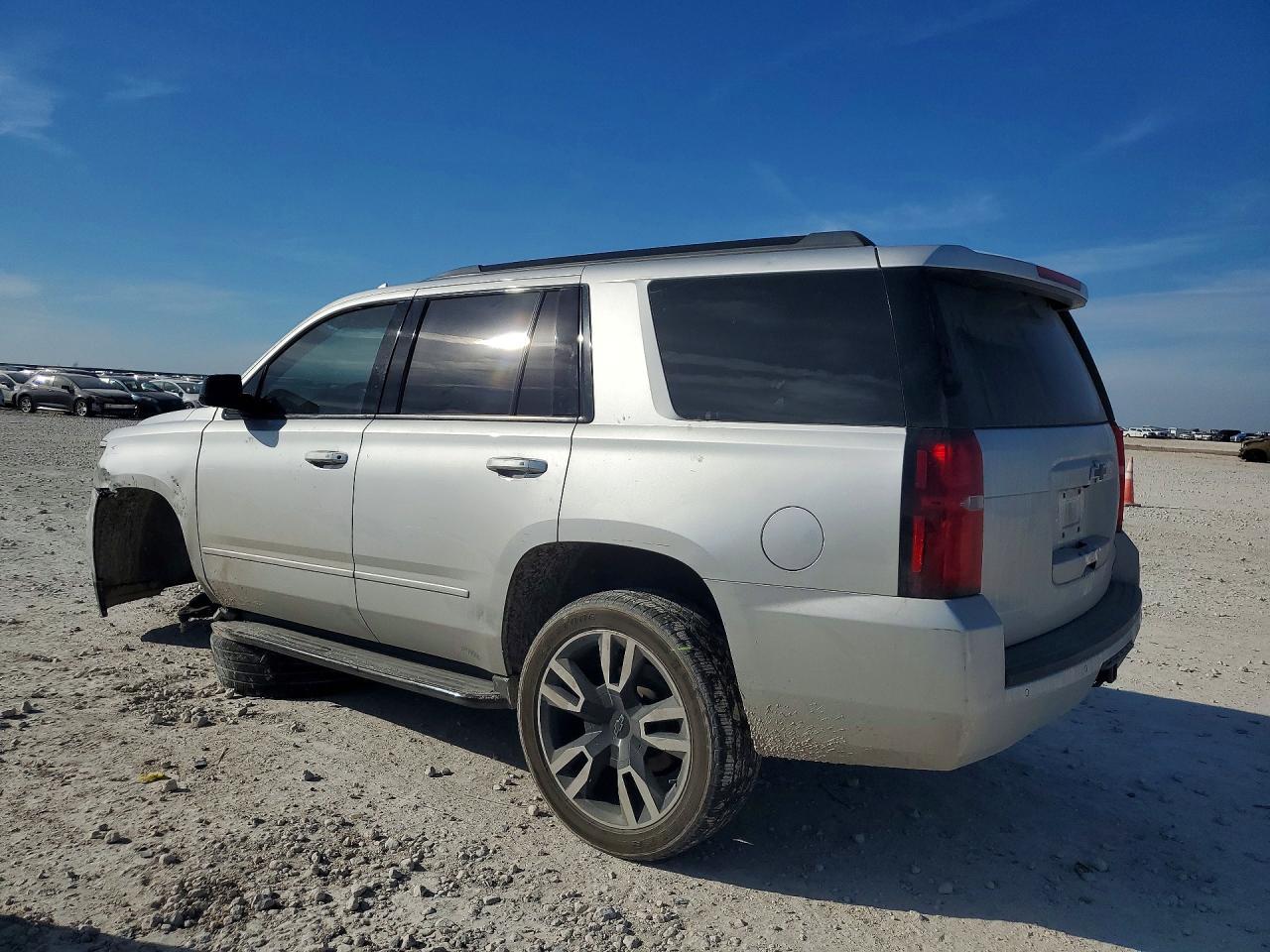 2018 Chevrolet Tahoe C1500 Premier - Фото 2