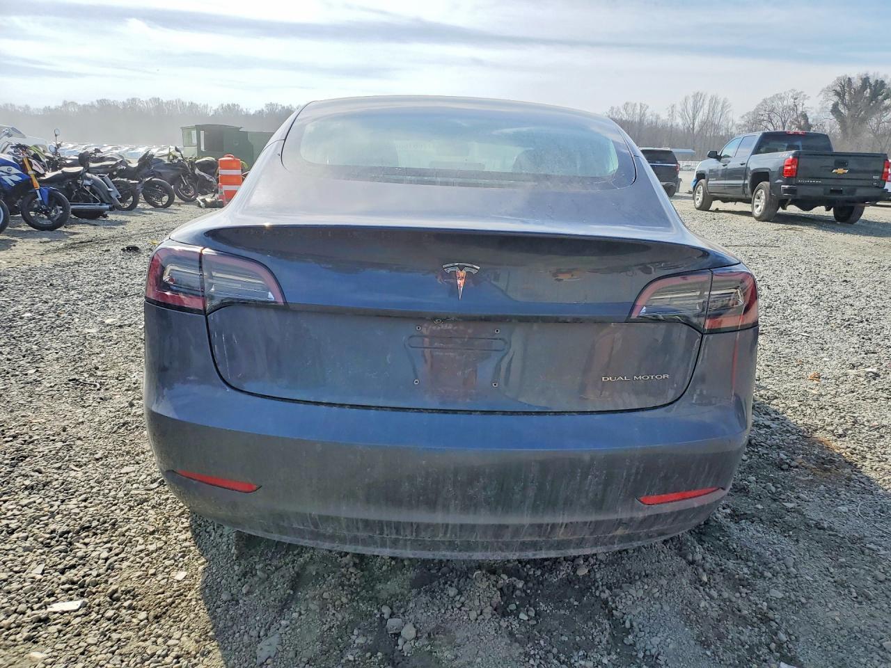 2018 Tesla Model 3 - Фото 6