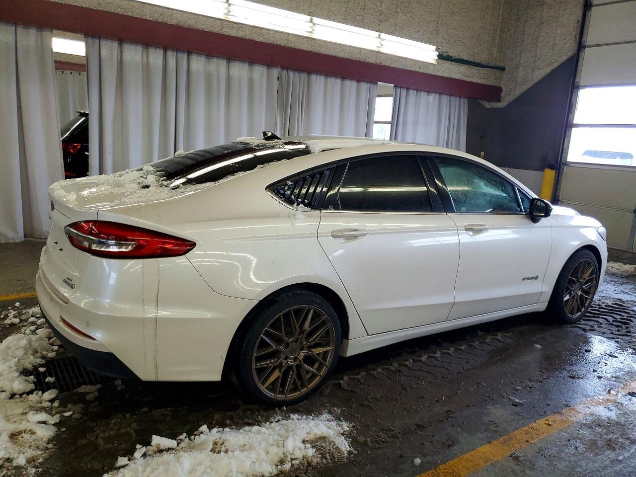 2019 Ford Fusion Se - Фото 3