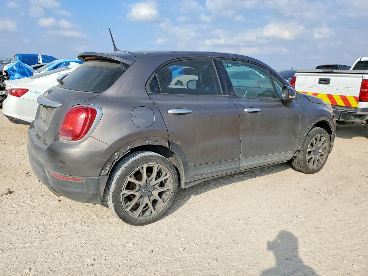 2017 Fiat 500X Trekking - Image 3