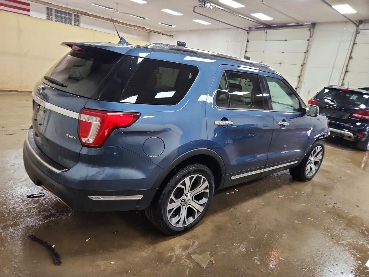 2019 Ford Explorer Limited - Фото 3