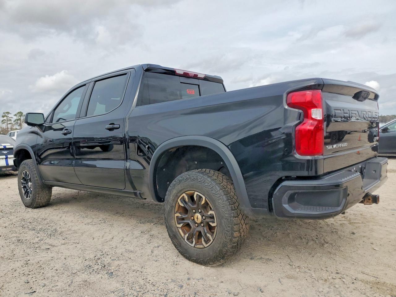 2023 Chevrolet Silverado K1500 Zr2 - Image 2