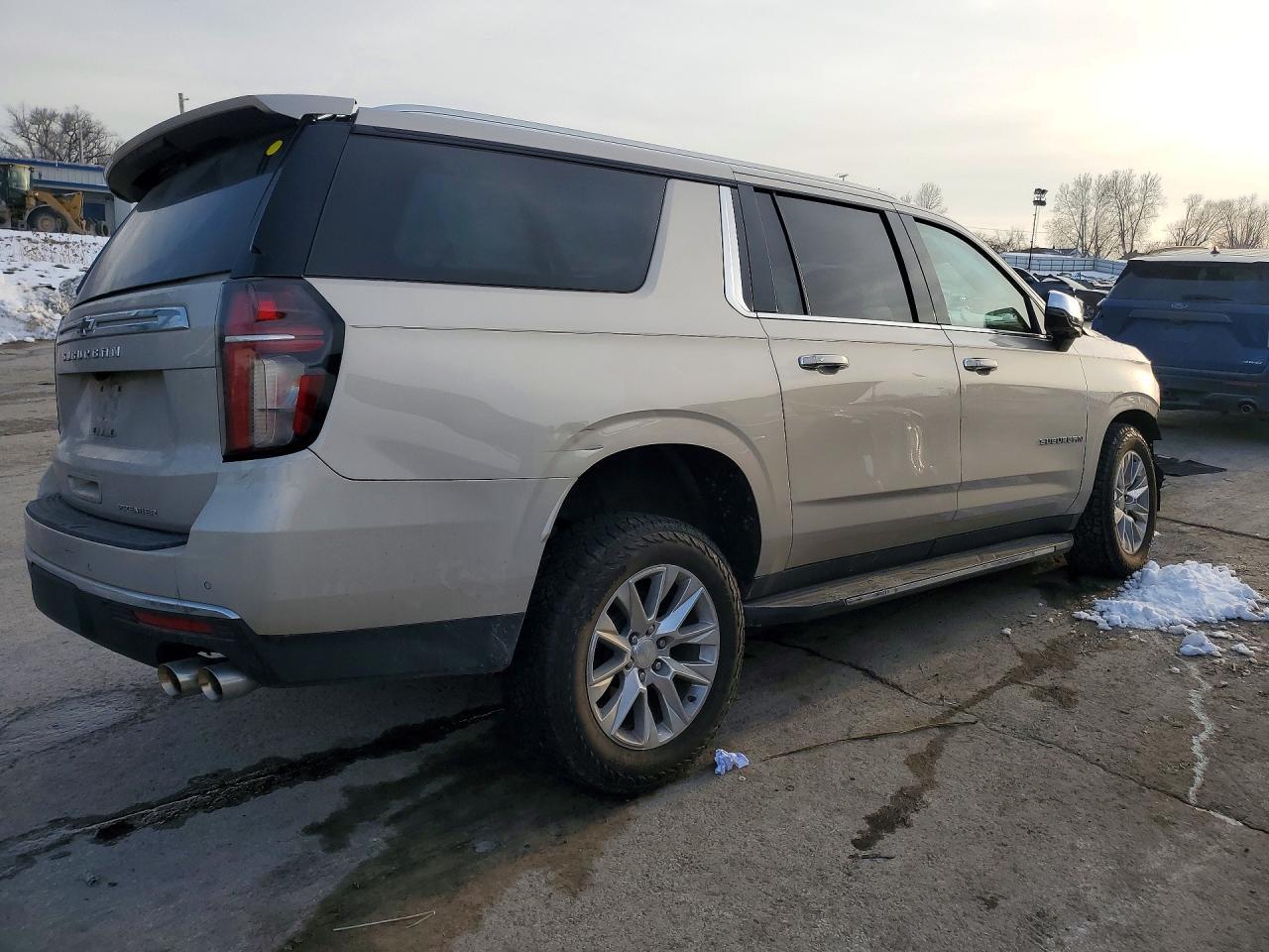 2021 Chevrolet Suburban K1500 Premier - Фото 3
