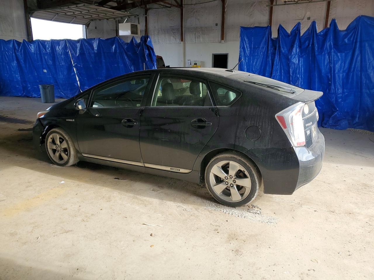 2013 Toyota Prius - Image 2