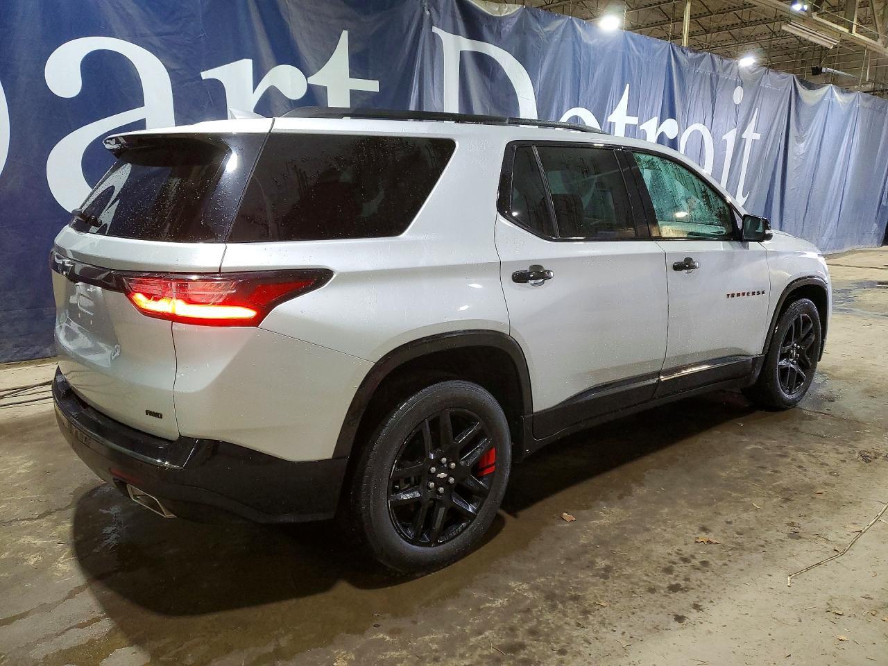2021 Chevrolet Traverse Premier - Image 3