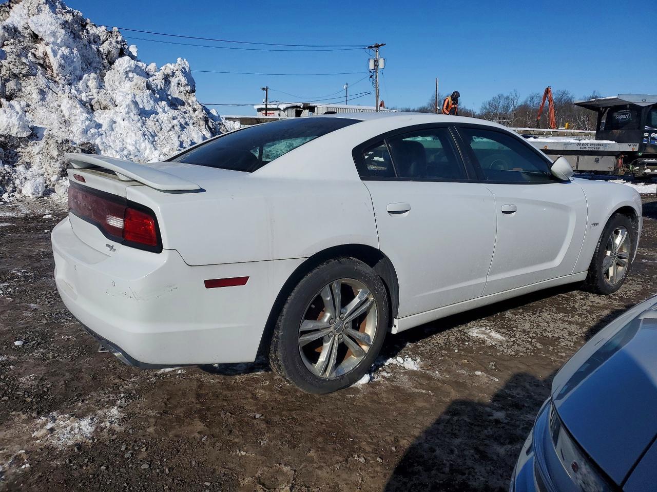 2014 Dodge Charger R - Image 3