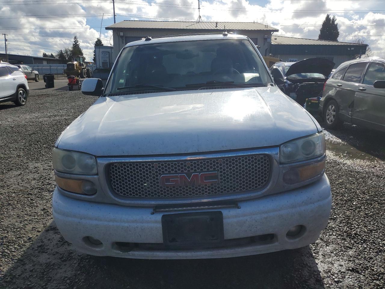 2003 GMC Yukon Denali - Фото 5
