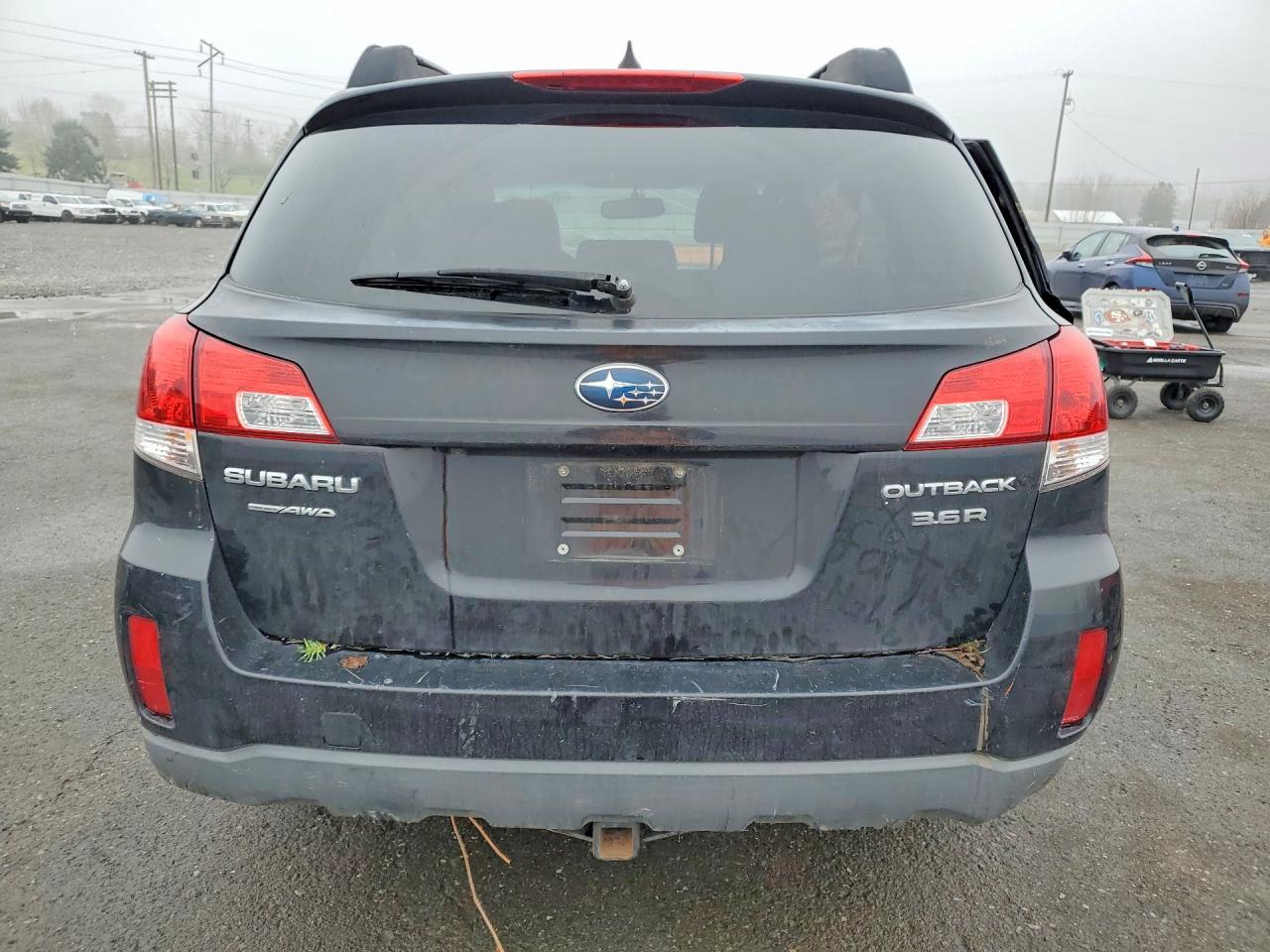 2012 Subaru Outback 3.6R Limited - Image 6