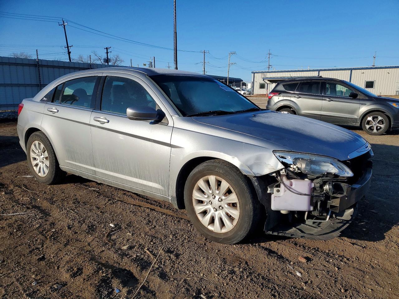 2014 Chrysler 200 Lx - Image 4