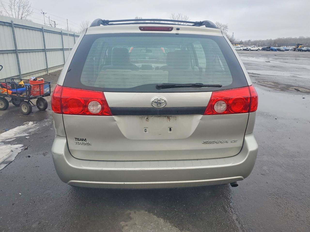 2009 Toyota Sienna Ce - Фото 6
