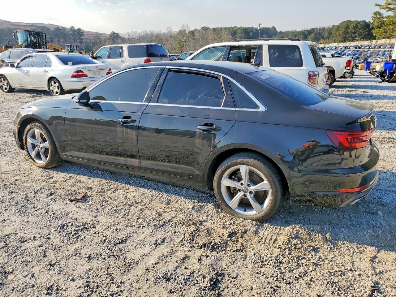 2019 Audi A4 Premium - Фото 2