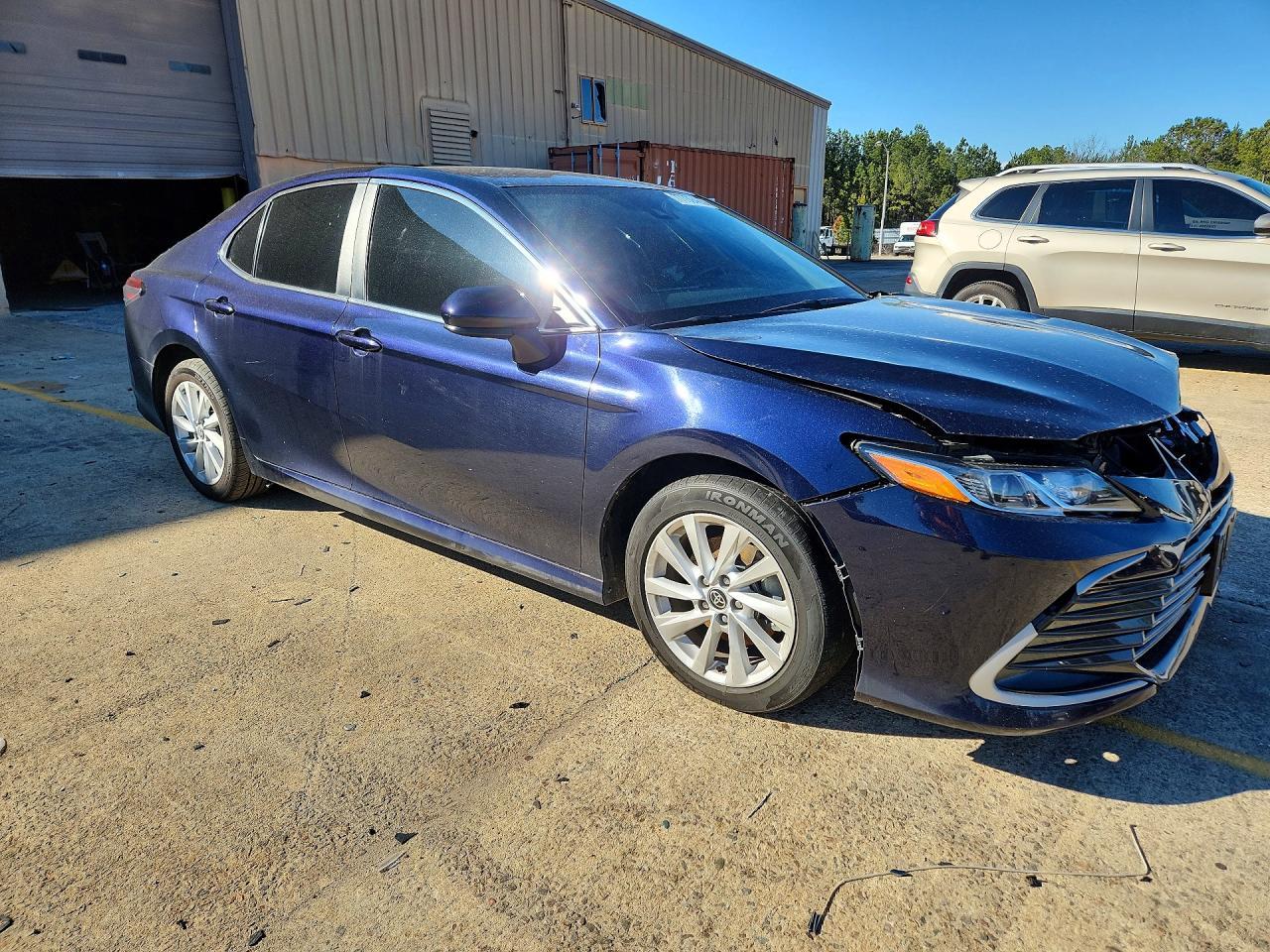 2022 Toyota Camry Le - Фото 4
