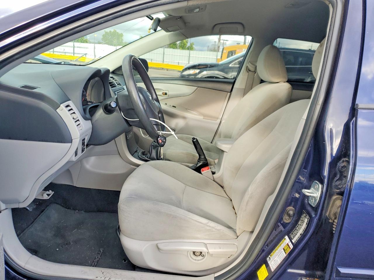 2013 Toyota Corolla Base - Фото 7