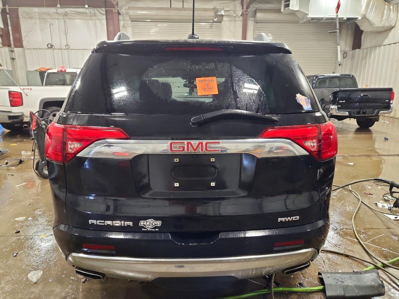2017 GMC Acadia Denali - Фото 6