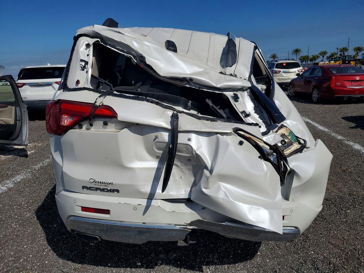 2017 GMC Acadia Denali - Image 6