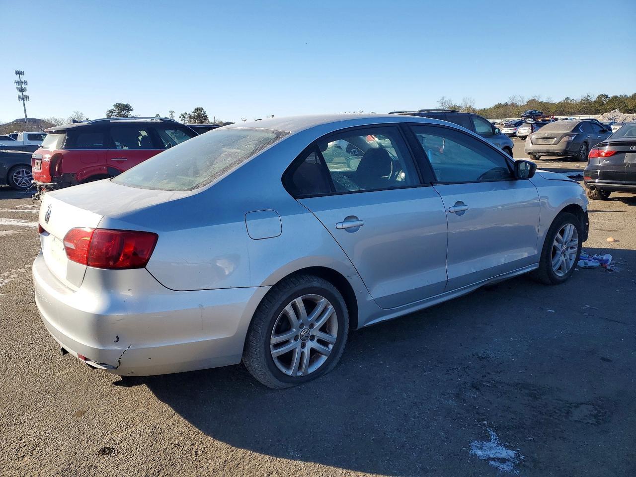 2011 Volkswagen Jetta Base - Image 3