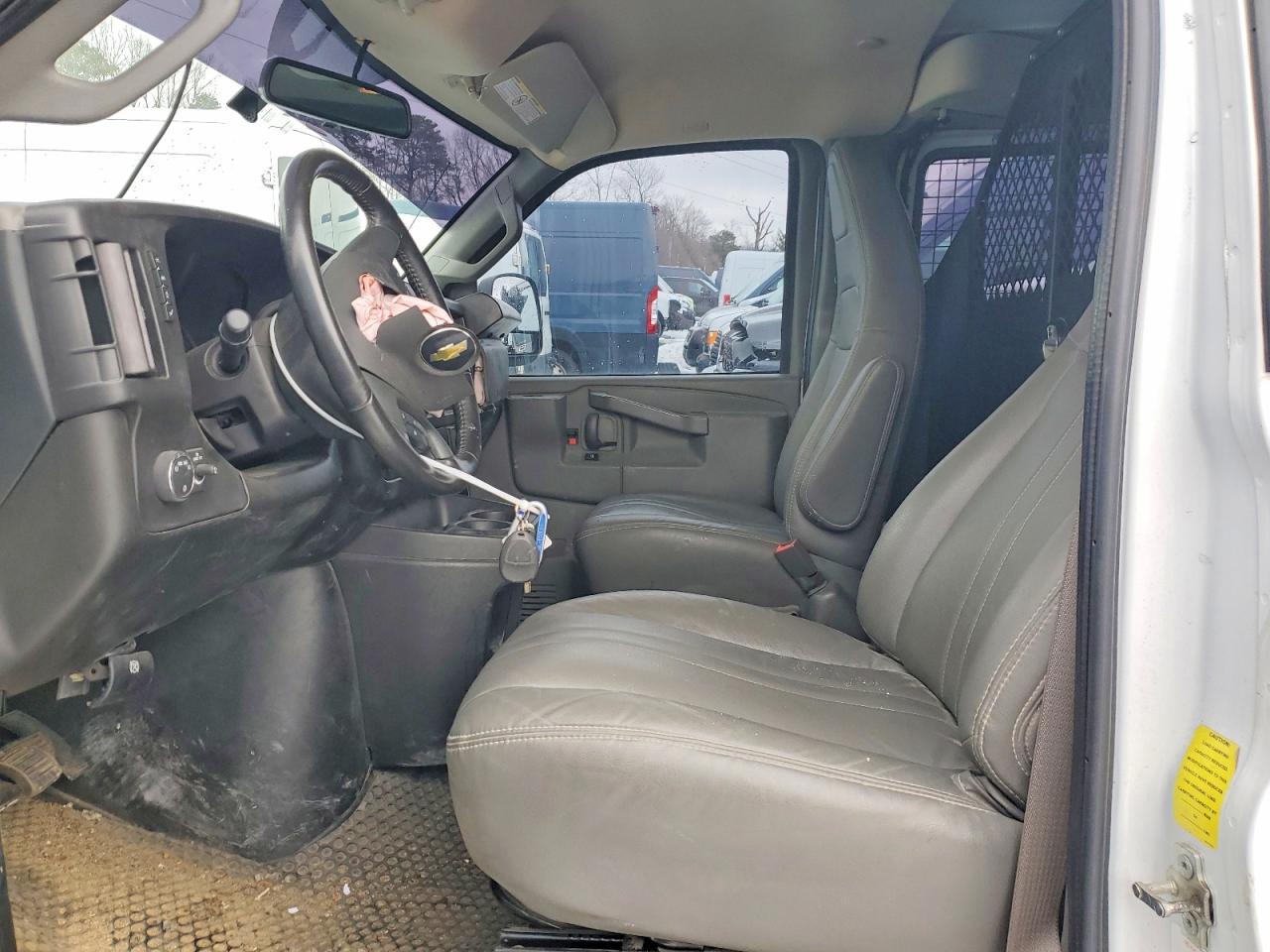 2022 Chevrolet Express G3500 Utility / Service Van - Фото 7