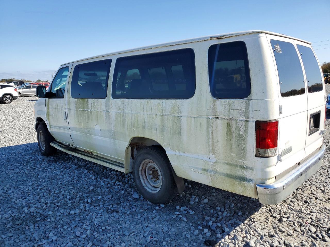 2007 Ford Econoline E250 Van - Фото 2