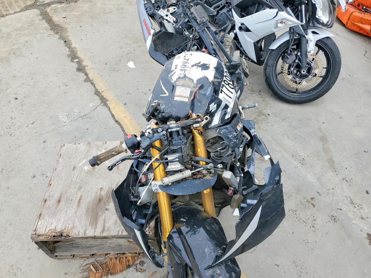 2004 Suzuki Gsx-R1000 - Фото 5