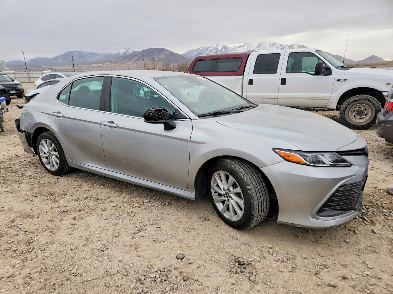 2022 Toyota Camry Le - Фото 4