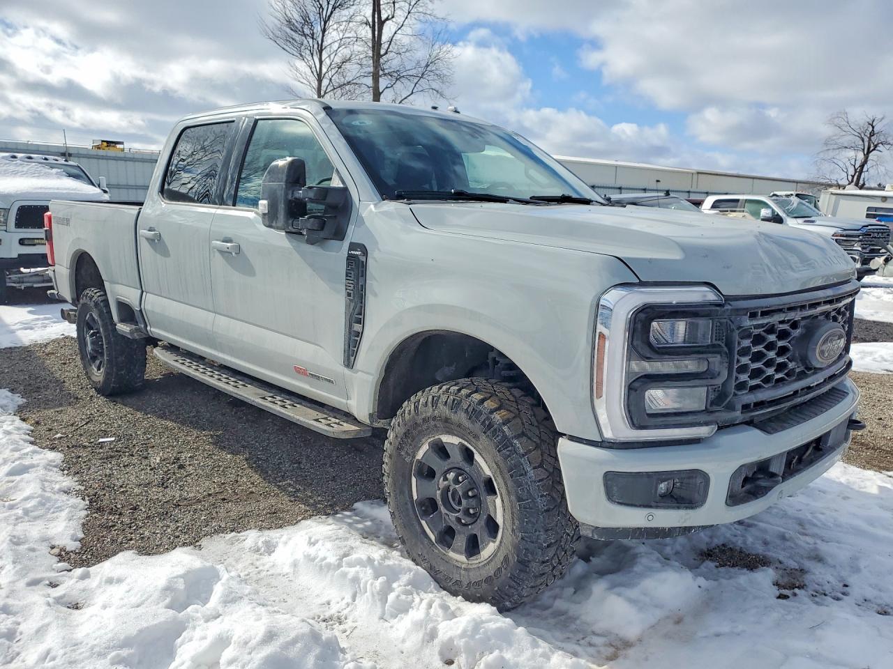 2025 Ford F350 Super Duty - Фото 4