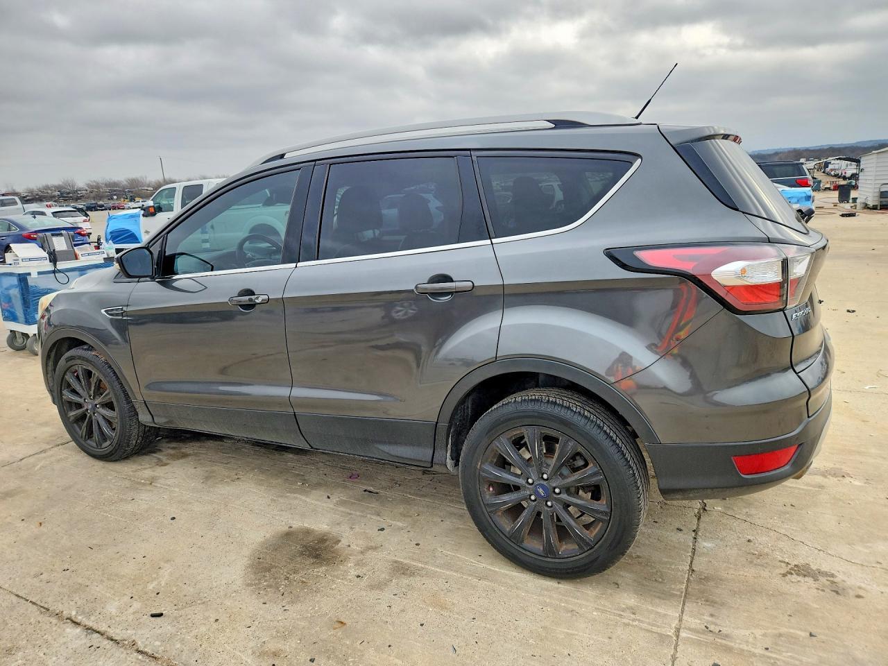 2017 Ford Escape Titanium - Фото 2