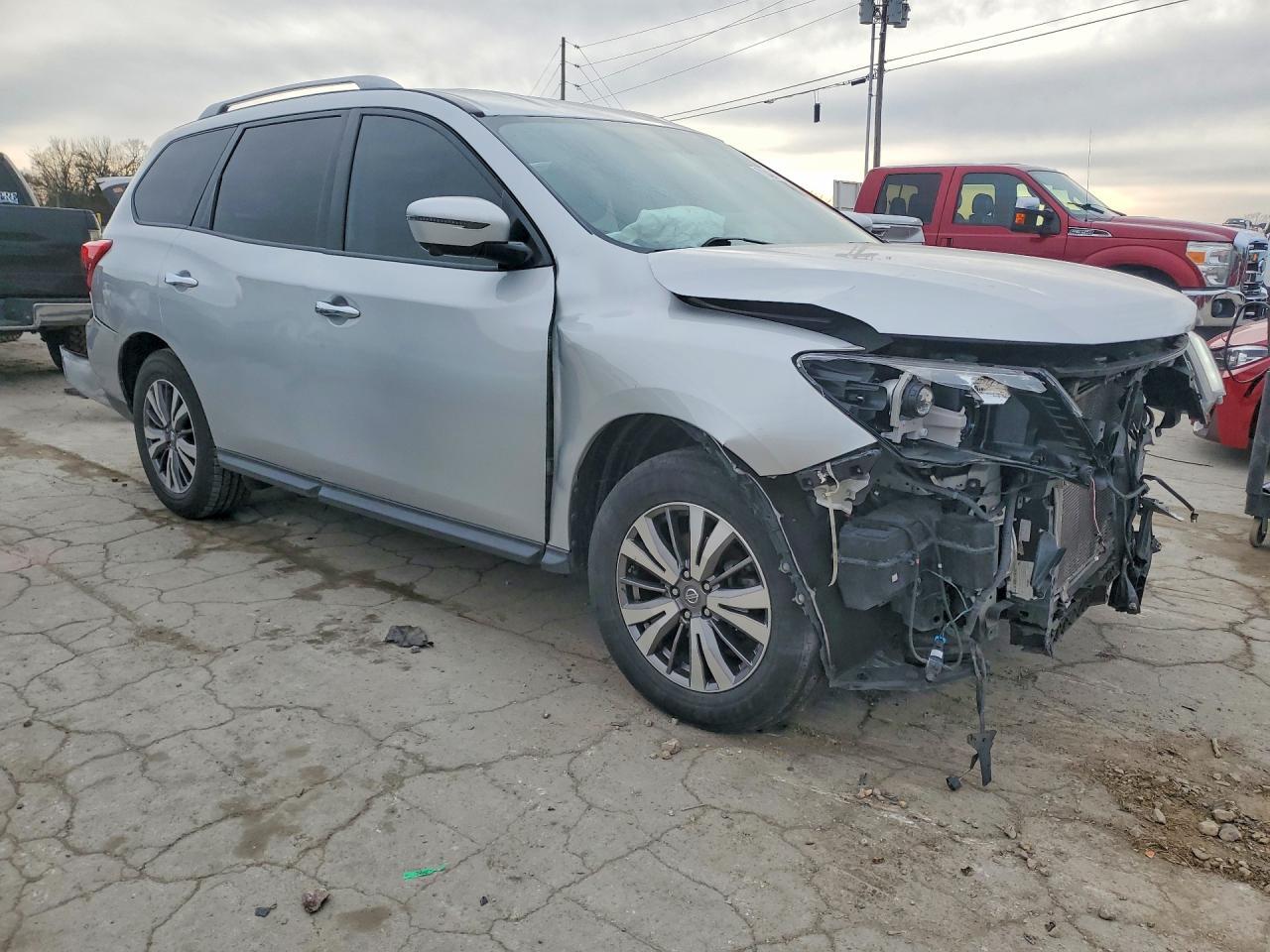 2019 Nissan Pathfinder S - Image 4
