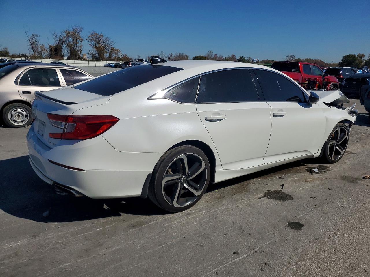 2022 Honda Accord Sport - Фото 3