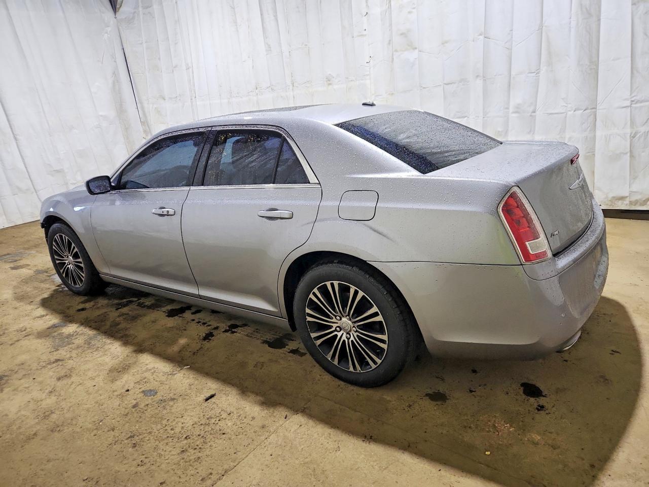 2013 Chrysler 300 S - Фото 2